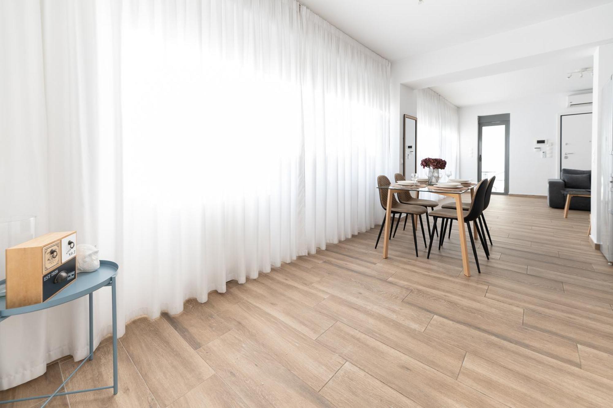 Stylish Spacious In Palaio Faliro Athènes