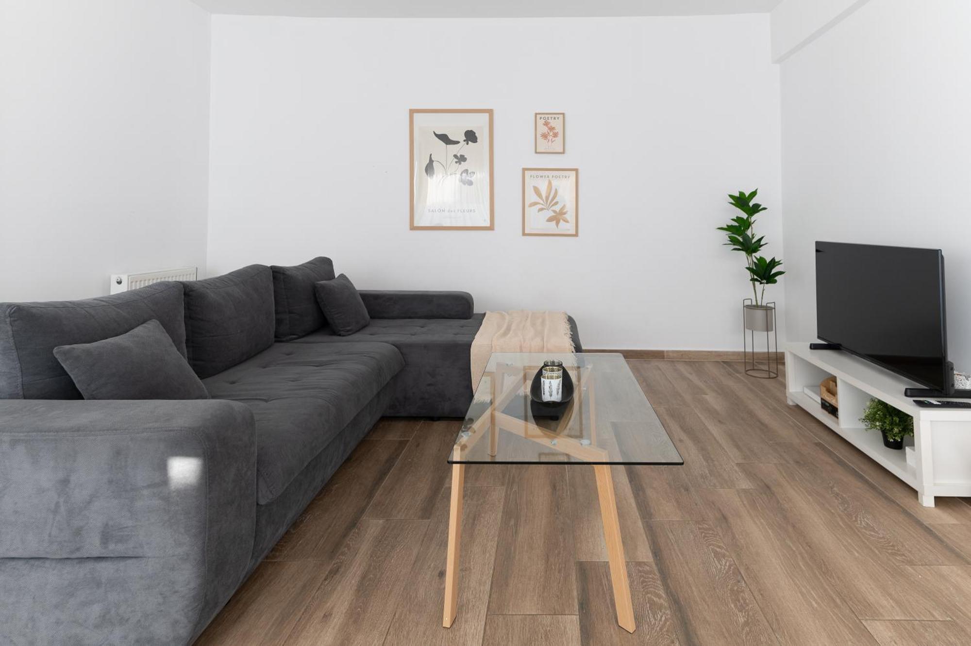 Stylish Spacious In Palaio Faliro