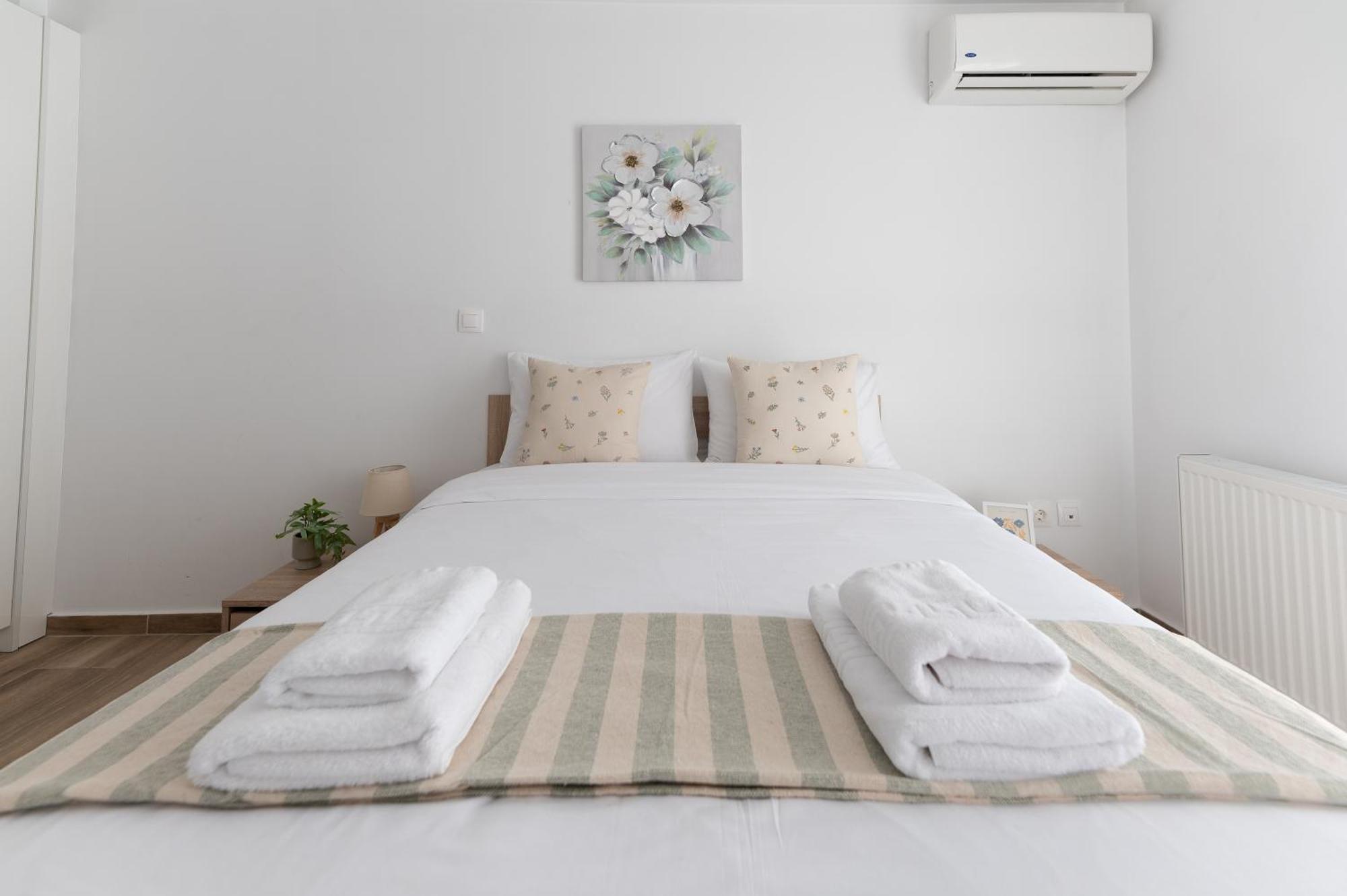 Stylish Spacious In Palaio Faliro Athènes